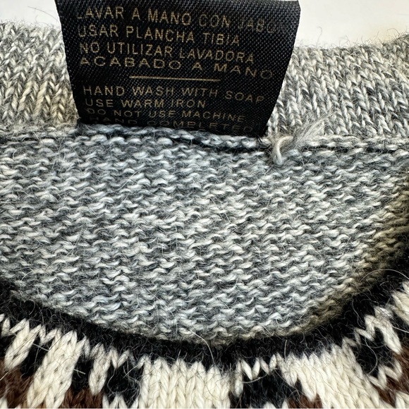 Artesanias Inca J.R. Alpaca Wool Sweater Made in Peru L - Picture 11 of 11
